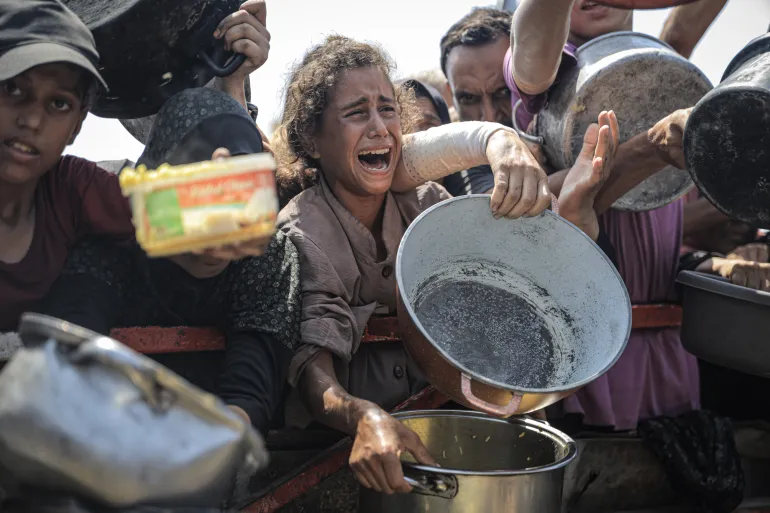 Palestinians starve to death: গাজায় ত্রাণ আটকে মৃত্যু ঝুঁকি বাড়াচ্ছে ইসরাইল