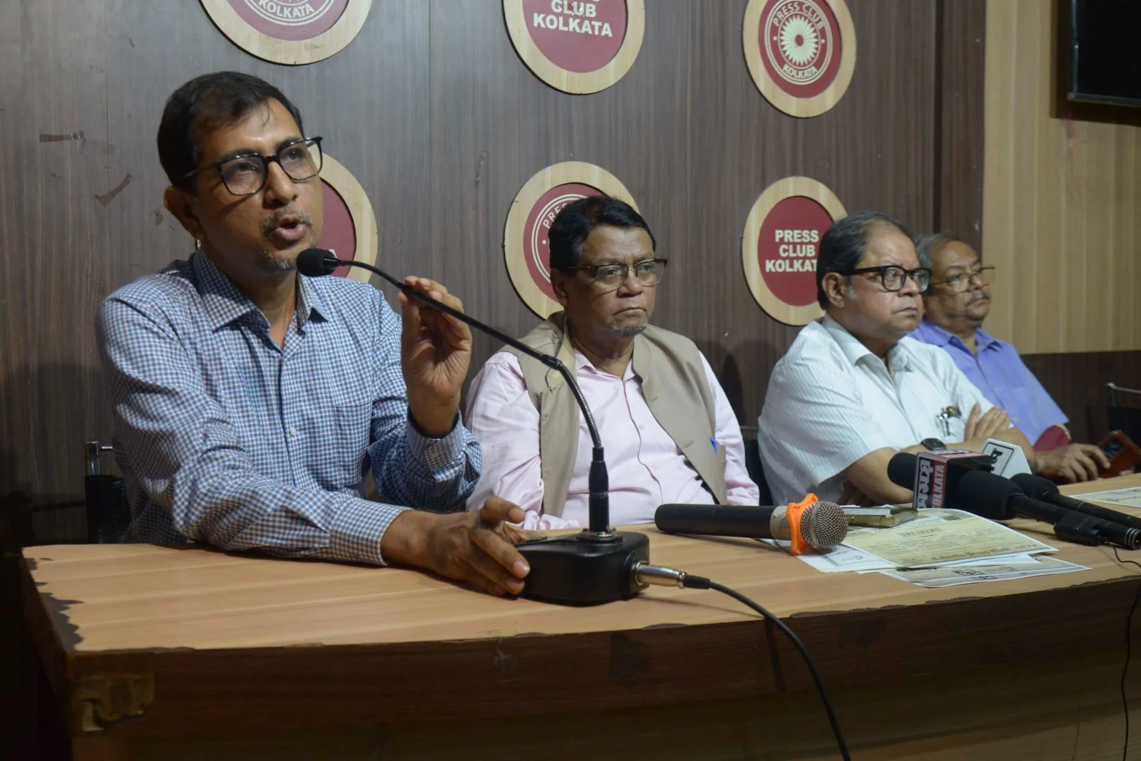 বাঙালি পরিযায়ী শ্রমিকদের উপর নির্যাতন বন্ধ করতে আরও সচেষ্ট হতে হবে