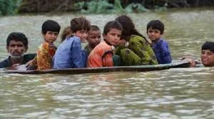 বন্যা-ধসে বিপর্যস্ত পাকিস্তান, ৪৮ ঘন্টায় মৃত প্রায় ৩৫০