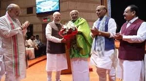 উপরাষ্ট্রপতি পদে নির্বাচনের জন্য মনোনয়নপত্র জমা দিলেন সি পি রাধাকৃষ্ণণ