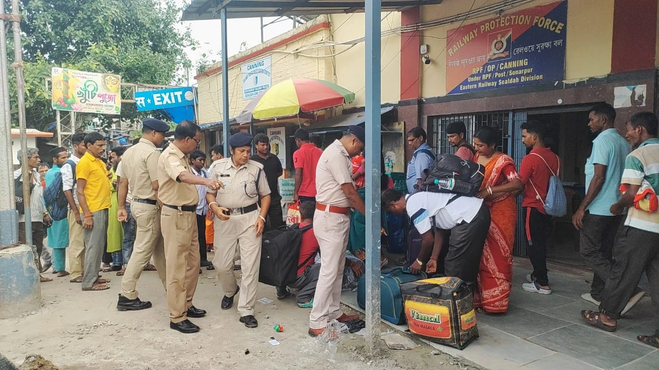 অনুপ্রবেশ রুখতে সুন্দরবন সীমান্তে পুলিশের নাকাচেকিং