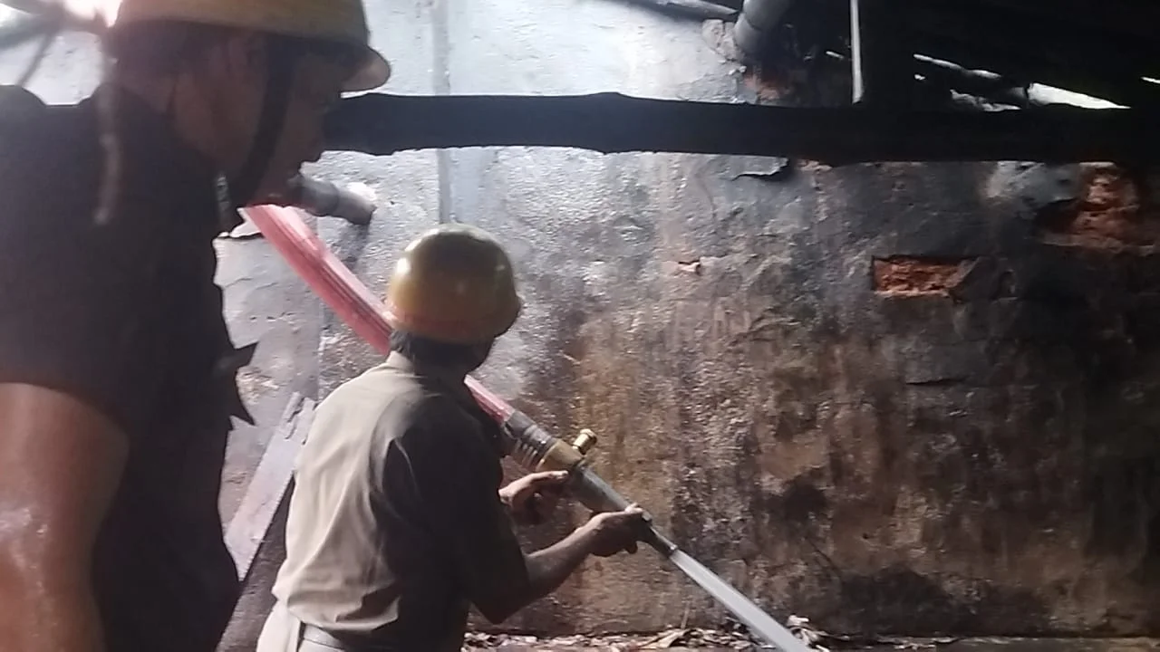 ভয়াবহ আগুন জয়নগরে, তবে হতাহতের কোনো খবর নেই