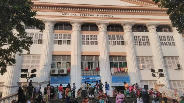 কলকাতা মেডিক্যাল কলেজে ফের অগ্নিকাণ্ড, আতঙ্ক ছড়াল হাসপাতাল চত্বরে