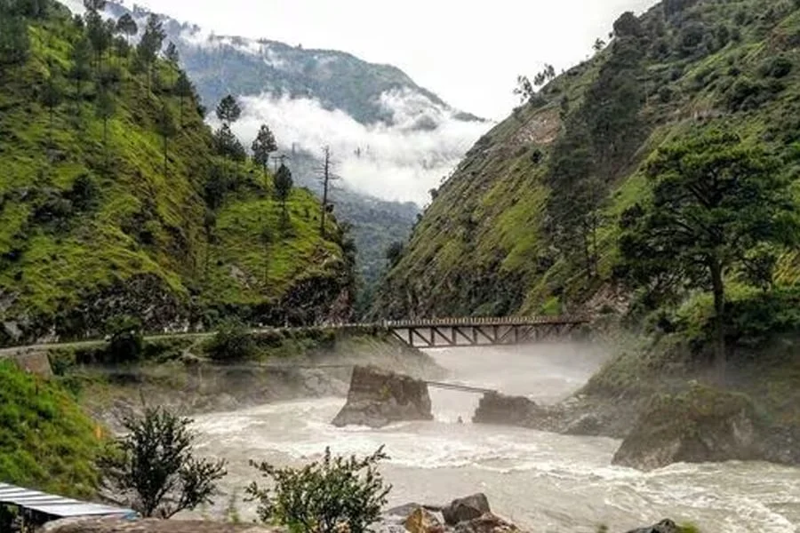 জম্মু-কাশ্মীরে মেঘভাঙা বৃষ্টিতে মৃত অন্তত ১২