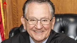 প্রয়াত ‘নাইসেস্ট জজ ইন দি ওয়ার্ল্ড’ ফ্র্যাঙ্ক ক্যাপ্রিও