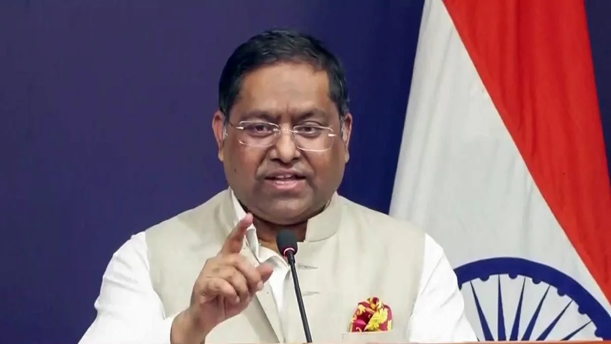 হাসিনাকে ফেরতের পাঠানোর বিষয়টি পর্যালোচনা করা হচ্ছে: জানালেন জয়সওয়াল