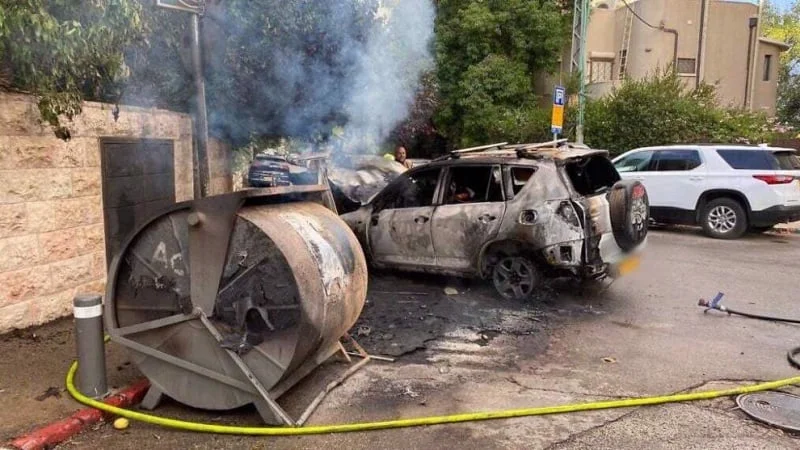 নেতানিয়াহুর বাসভবনের কাছে বিক্ষোভ, গাড়িতে আগুন, বন্দী বিনিময়ের তীব্র দাবি 