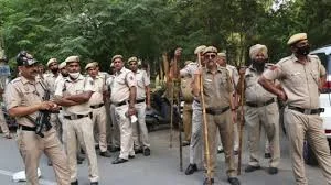 উত্তরপ্রদেশের যুবক সনুকে ছয় মাস পর পরিবারের কাছে ফিরিয়ে দিল পুলিশ