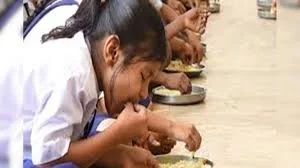 মিড ডে মিল সহ মাদ্রাসা পরিচালনা ও পঠন পাঠনে গাফিলতির অভিযোগ, বিক্ষোভ ছাত্র-ছাত্রী ও অভিভাবকদের