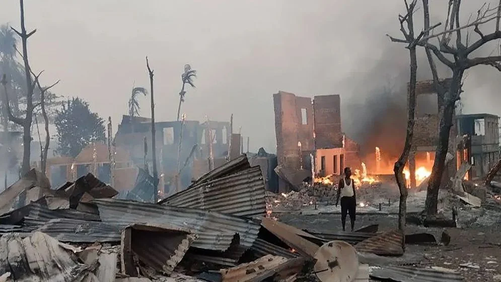 মায়ানমারে বৌদ্ধ উৎসবে জান্তার ভয়াবহ হামলা, নিহত অন্তত ৪০