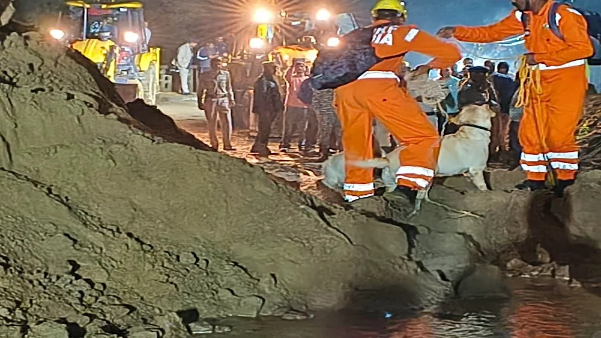 হিমাচলে বাস দুর্ঘটনা: মৃতের সংখ্যা বেড়ে ১৮