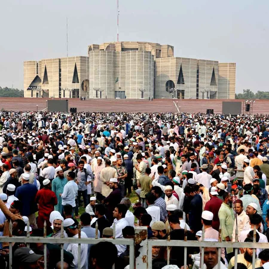 বিদ্রোহী কবির পাশে শায়িত হলেন ওসমান হাদি