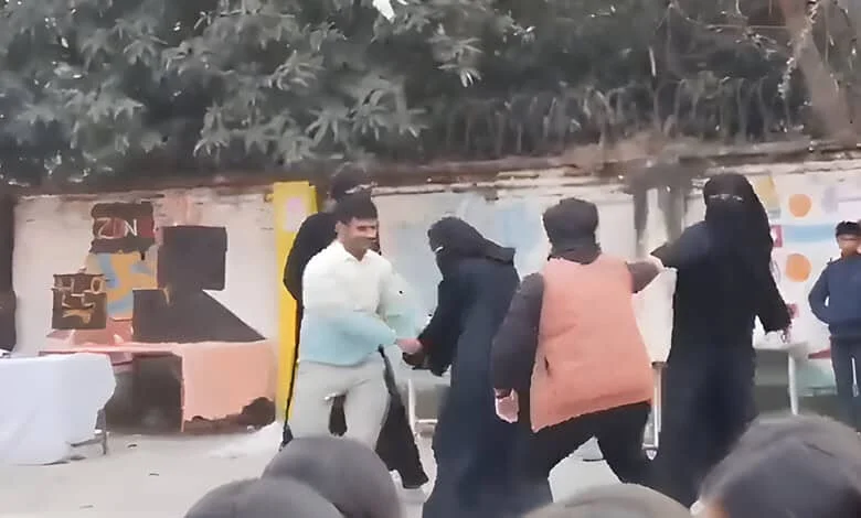 উত্তরপ্রদেশের স্কুল অনুষ্ঠানে বোরখা পরে উদ্যম নাচ, বিতর্কে তদন্তের নির্দেশ পুলিশের