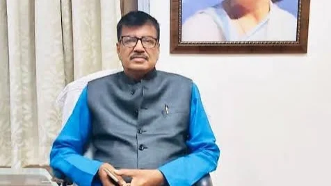 কোচবিহার পুরসভার পুরপ্রধান পদ থেকে ইস্তফা দিলেন রবীন্দ্রনাথ, নৈপথ্যে কি ‘স্টল-কেলাঙ্কারি’!