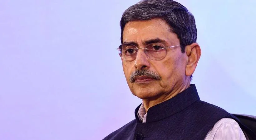 রাজ্যের সঙ্গে সংঘাত চরমে, তামিলনাড়ুতে বিধানসভা ছেড়ে বেরিয়ে গেলেন রাজ্যপাল!