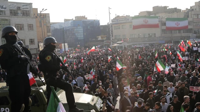 ‘এখনই ইরান ছাড়ুন’—মার্কিন নাগরিকদের সতর্ক করল যুক্তরাষ্ট্র, বৈঠকের আগেই বাড়ল উদ্বেগ