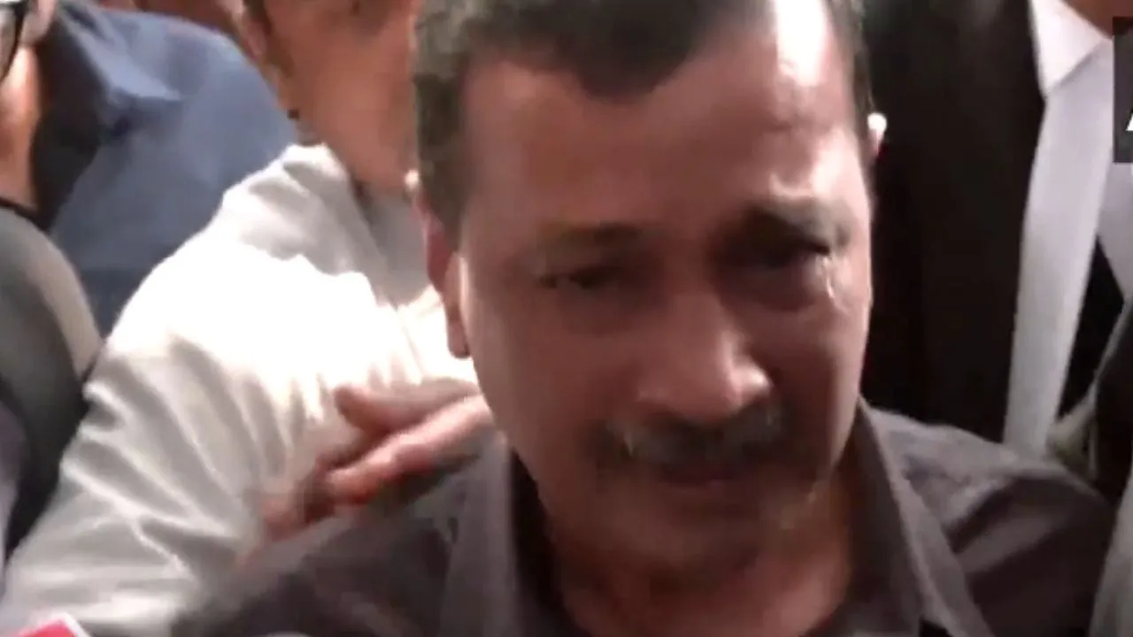 "আমি দুর্নীতি করিনি, আমি কেবল সততা অর্জন করেছি": আদালত চত্বরে কান্নায় ভেঙে পড়লেন কেজরিওয়াল