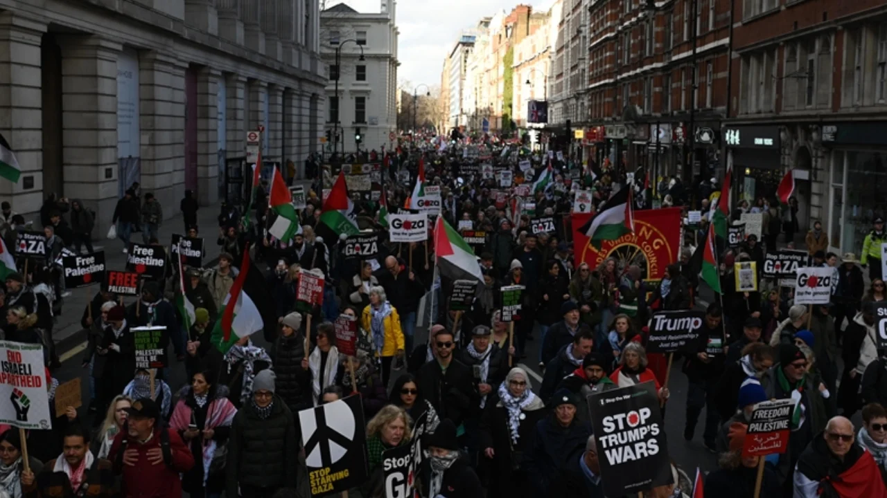 গাজায় হামলার প্রতিবাদে ইউরোপজুড়ে উত্তাল বিক্ষোভ, ইসরাইলকে অস্ত্র বিক্রি বন্ধের দাবি