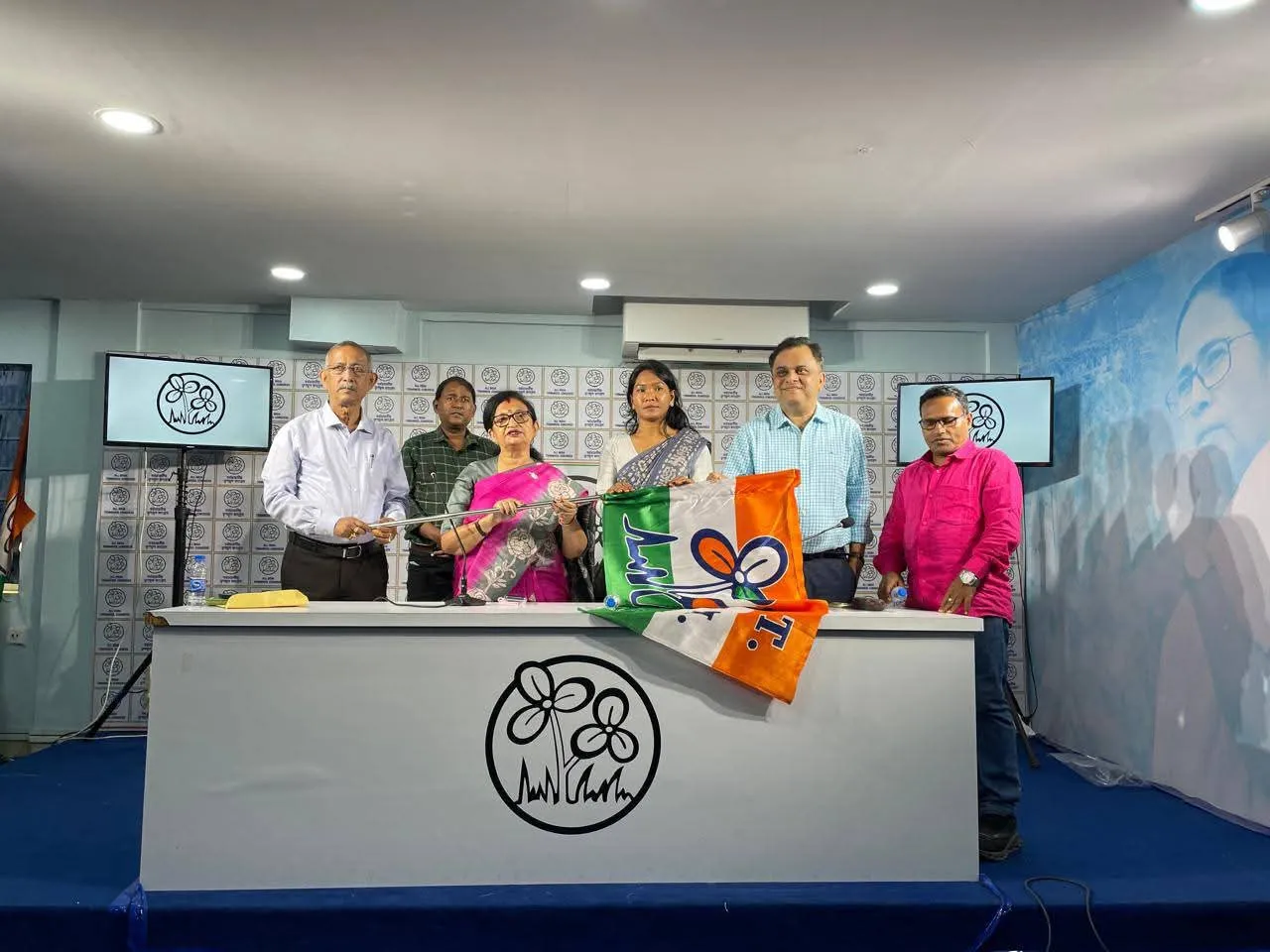 ‘উনি যেভাবে কাজ করেছেন…’, তৃণমূলে যোগ দিয়েই স্বপ্না বললেন, ‘মমতাই অনুপ্রেরণা’