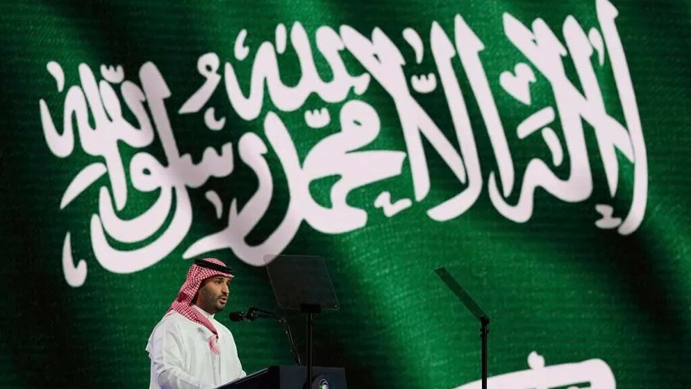 সউদি যুবরাজ সালমান হাঁটছেন কোন পথে ?