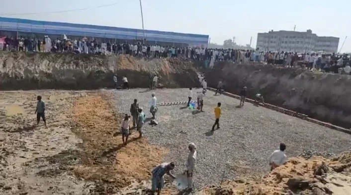 বেলডাঙ্গায় হাজার কণ্ঠে কোরান পাঠ, আজ থেকেই শুরু বাবরি মসজিদের নির্মাণ