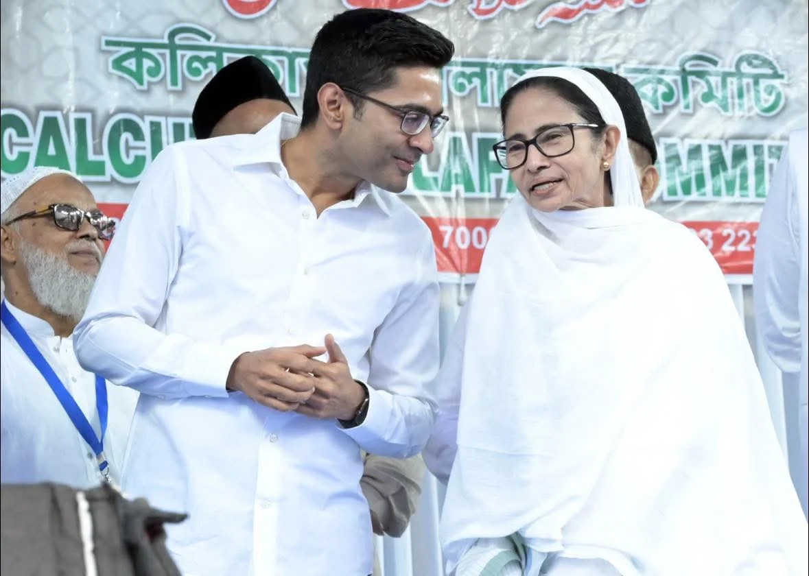 রেড রোডের ঈদের নামাযে জাতপাতের রাজনীতির বিরুদ্ধে সরব অভিষেক