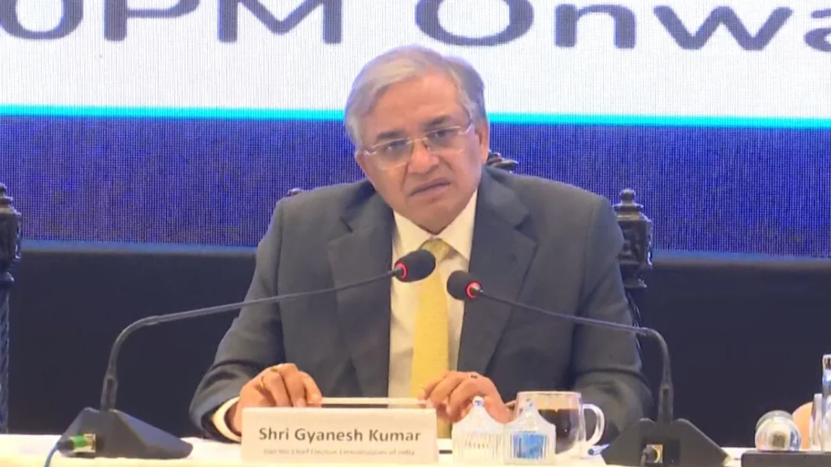 প্রশাসন ‘দলদাস’ হলে কড়া ব্যবস্থা: বাংলার ভোট দফা নিয়ে কি বললেন জ্ঞানেশ কুমার!