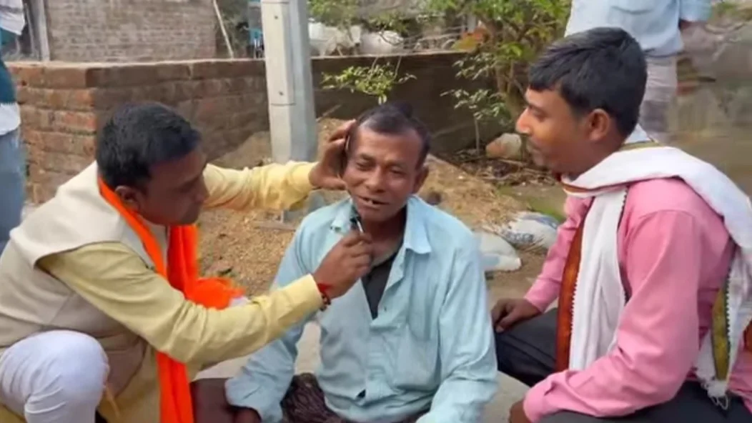 ভোট বড় বালাই! প্রচারে বেরিয়ে ভোটারের দাড়ি কামিয়ে দিলেন বিজেপি প্রার্থী, নেটপাড়ায় হাসির রোল