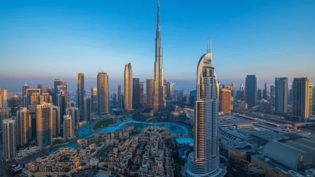 যুদ্ধে জড়ালে দুবাই ধ্বংসের ঝুঁকি, আমিরাতকে কড়া সতর্কবার্তা মার্কিন অর্থনীতিবিদ জেফরি স্যাক্সের