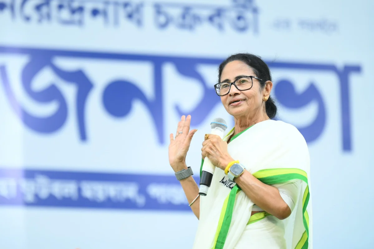 "যুবসাথীর টাকা পাচ্ছেন না?" জনসভা থেকে বড় আশ্বাস দিলেন মমতা