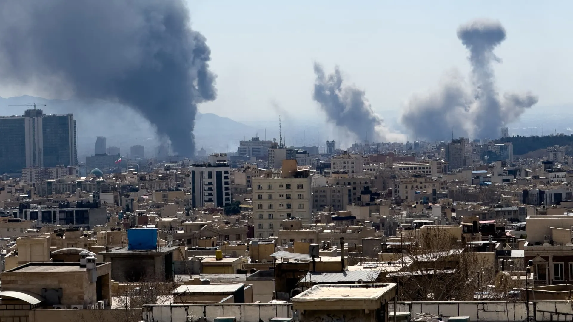 ইরানের পালটা হামলায় নিহত ৩ মার্কিন সেনা এবং ইসরাইলের ৯ নাগরিক, আক্রান্ত মার্কিন বিমানবাহী যুদ্ধজাহাজ