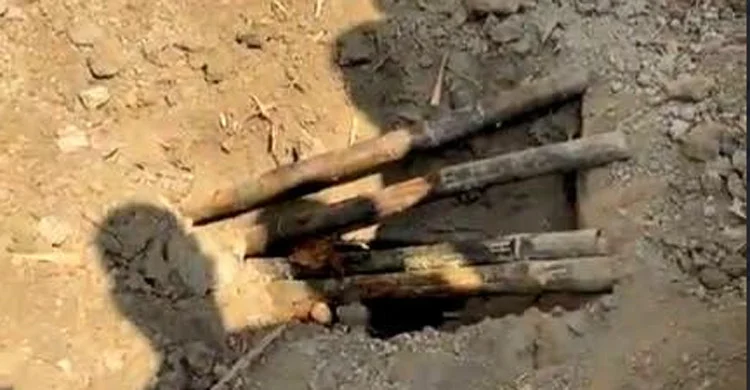 আবার শান্তিপুরে  কবরস্থান  থেকে ৪টি লাশ চুরি ,স্বজনদের কান্না, বিক্ষোভ থানায় 