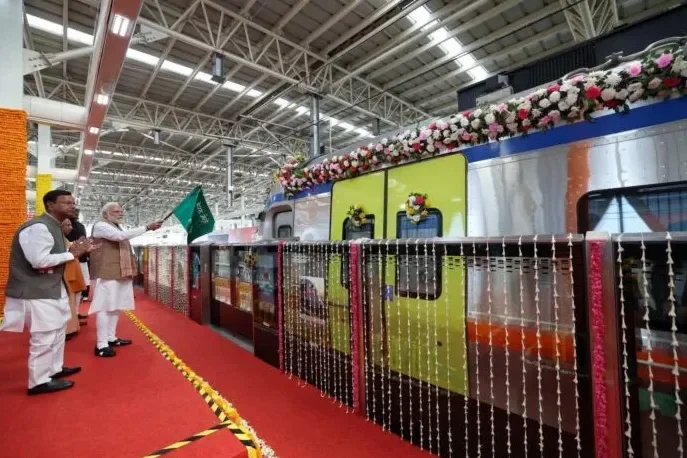 দিল্লিতে ৭২ কিমির দেশের প্রথম রিং মেট্রোর উদ্বোধনে প্রধানমন্ত্রী