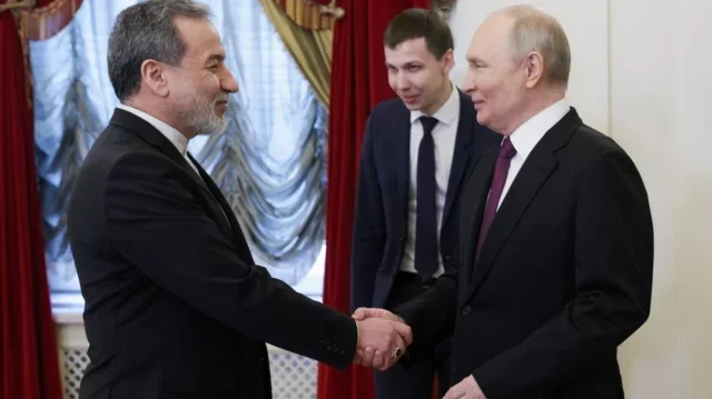 ইরানের পাশে রাশিয়া, সার্বভৌমত্ব রক্ষায় সব ধরনের সহায়তার আশ্বাস পুতিনের