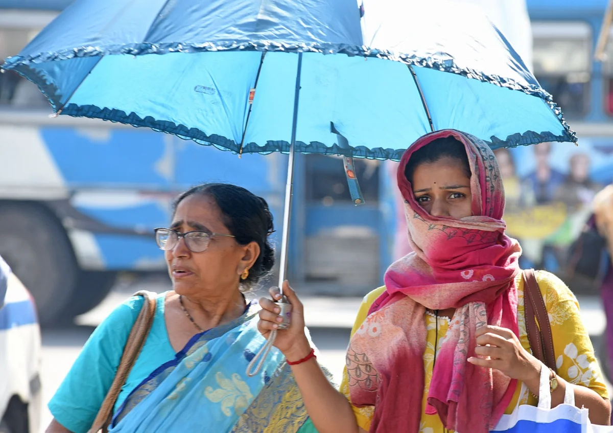 গরমে নাকাল শহরবাসী