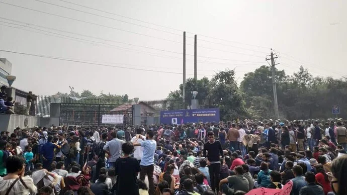 কালিয়াচকে বিচারকদের আটকে রাখার ঘটনায় গ্রেপ্তার ৩৫, কালিয়াগঞ্জ কাণ্ডে দায়ের ১৯টি মামলা