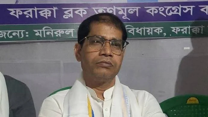 সাসপেনশনের হুঁশিয়ারির পরই পিছু হটা, মনোনয়ন তুললেন মনিরুল ইসলাম