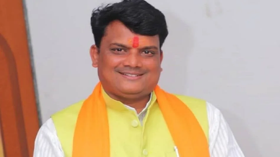 "জ্যান্ত পুঁতে দেব, দাঁত ভেঙে দেব": মহিলা আধিকারিককে খুনের হুমকি বিজেপি মন্ত্রীর ভাইয়ের