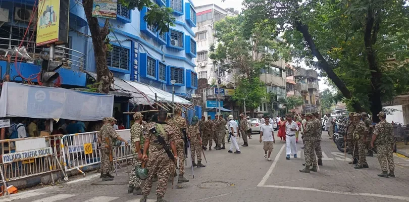 ভবানীপুরে ভোট ঘিরে উত্তেজনা, লাঠিচার্জের অভিযোগে জখম একাধিক