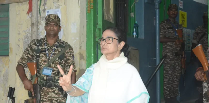 “অত্যাচার চলেছে, এজেন্টদের বার করে দেওয়া হয়েছে”-  তবু জয়ের ব্যাপারে আত্মবিশ্বাসী তৃণমূল নেত্রী