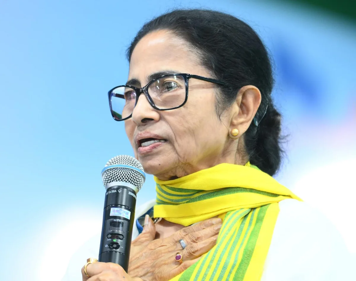 মমতার হুঁশিয়ারির পর সরে দাঁড়ালেন ফরাক্কার বিধায়ক মনিরুল,  প্রত্যাহার করলেন মনোনয়ন