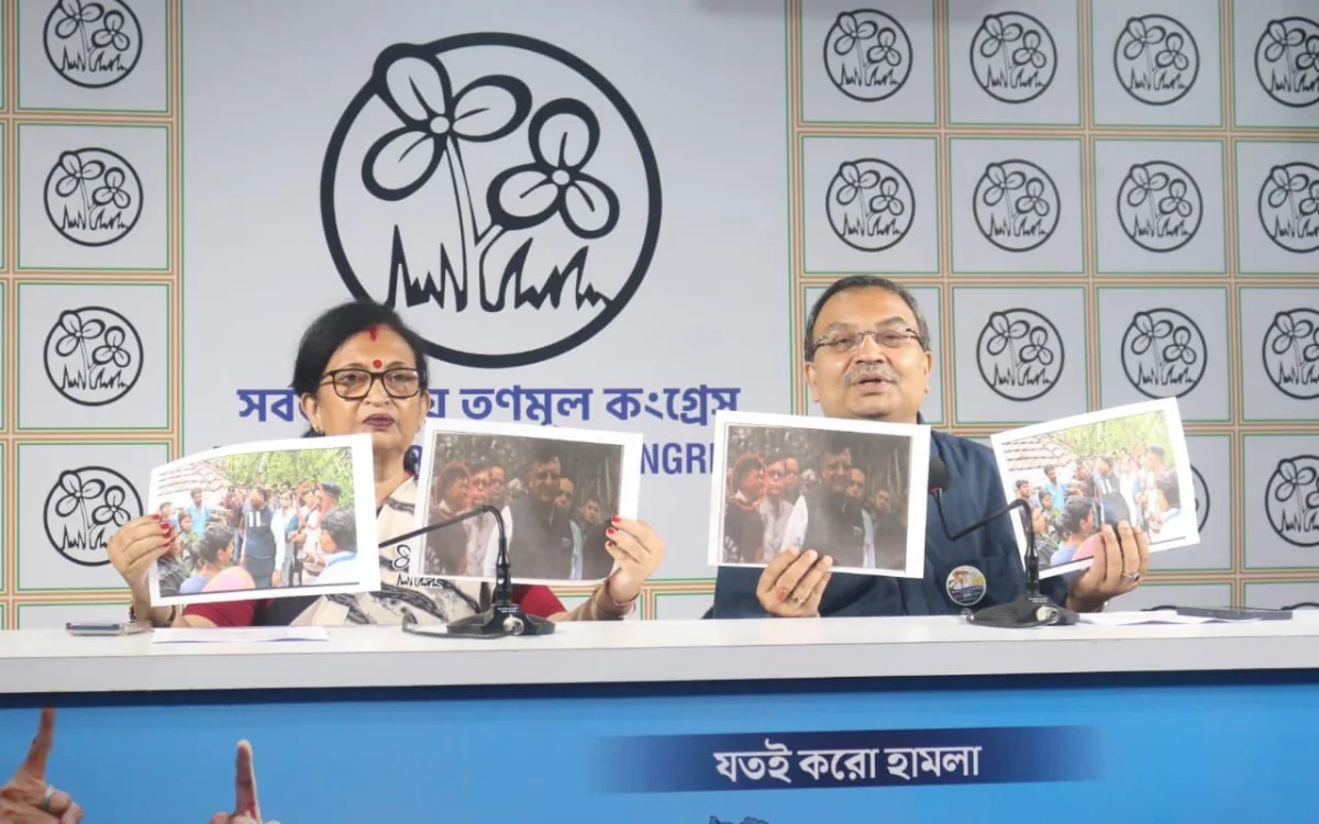 মুখ্য নির্বাচনী আধিকারিকের সঙ্গে ঘুরে বেড়াচ্ছেন বিজেপি নেতা! ছবি প্রকাশ করে তোপ তৃণমূলের 