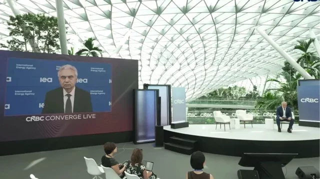 ইতিহাসের সবচেয়ে বড় জ্বালানি নিরাপত্তা সংকটের মুখে বিশ্ব: আইইএ