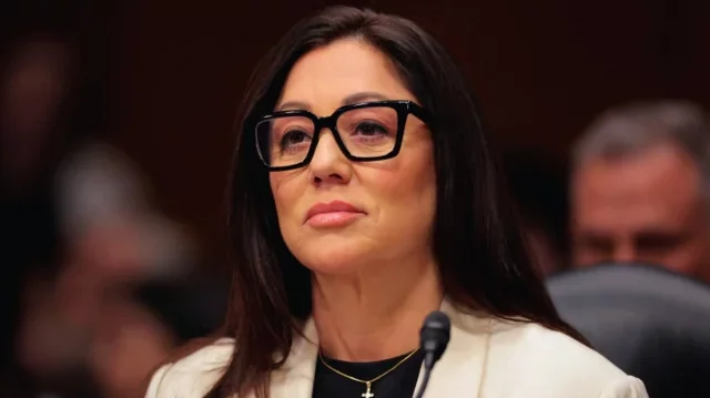 অসদাচরণের অভিযোগে পদত্যাগ ট্রাম্পের শ্রম সচিব লোরি শ্যাভেজ-ডিরেমারের