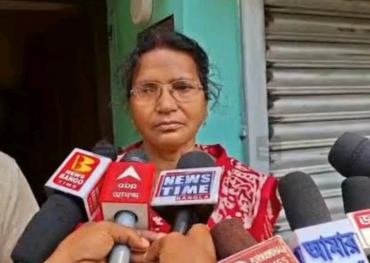 পানিহাটিতে ভোটের দিন অভয়ার মাকে ঘিরে বিক্ষোভ, উত্তেজনা এলাকায়