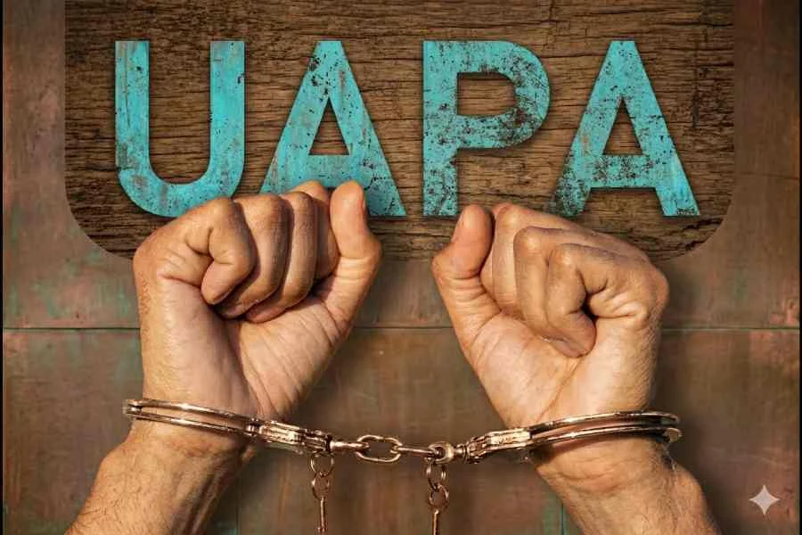 ইউএপিএ আইনের অধীনে শোপিয়ানের মাদ্রাসাকে বেআইনি ঘোষণা করায় তীব্র ক্ষোভের সৃষ্টি হয়েছে জম্মু ও কাশ্মীরে 