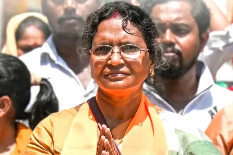 প্রচারে বেড়িয়ে বিক্ষোভের মুখে অভয়ার মা, "বহিরাগত আনা হয়েছিল" দাবি তৃণমূলের