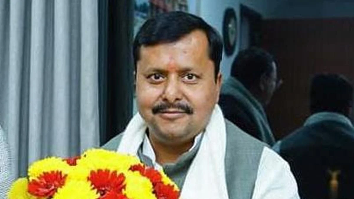 বাহিনীর গাড়ি ব্যবহার করে ভোট প্রচার! বিতর্কে বিজেপি সভাপতি নীতীন নবীন, সরব তৃণমূল