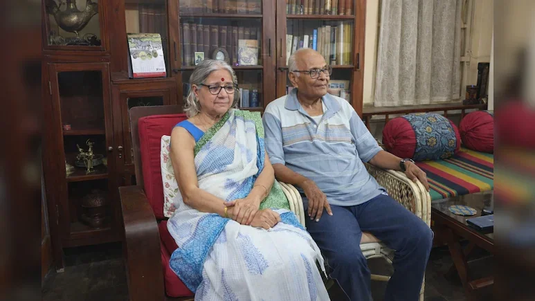 সুপ্রিম নির্দেশ, ট্রাইবুনালের সিদ্ধান্ত সব কিছুই সার! ভোট না দিয়েই সস্ত্রীক ফিরতে হল নন্দলাল বসু-র নাতিকে