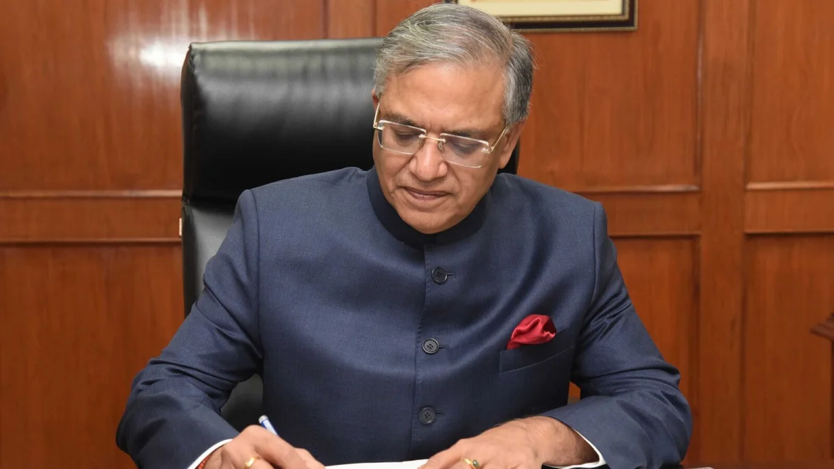 "স্বাধীনতার পর সবচেয়ে বেশি ভোট পশ্চিমবঙ্গ ও তামিলনাড়ুতে" ভোটারদের স্যালুট জানালেন জ্ঞানেশ